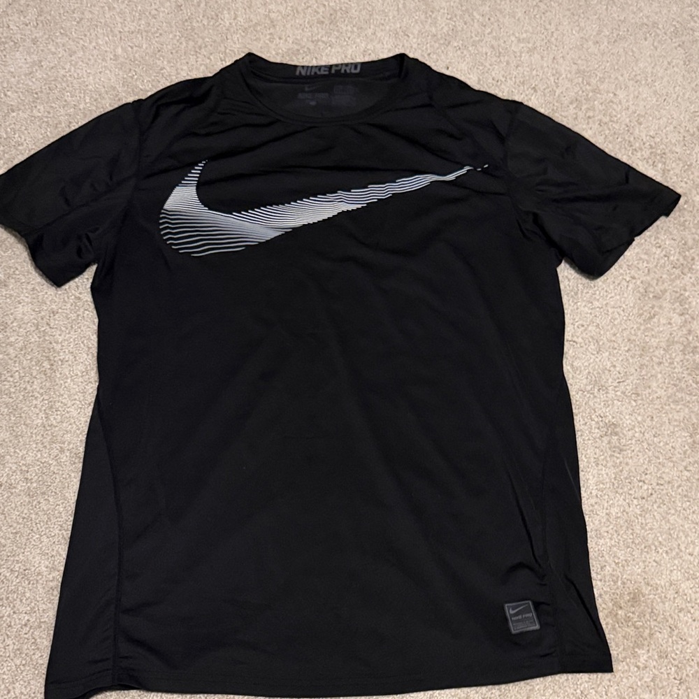 Nike Men's Black Tee with Gray Swoosh